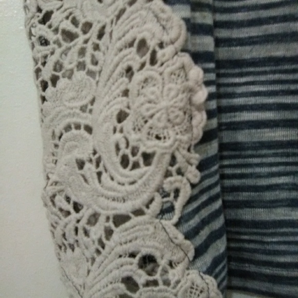 SOLDWe the free top - Picture 2 of 5